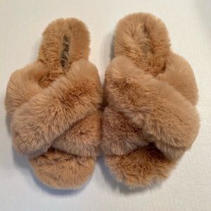 Dolce Vita Tan Faux Fur Slippers